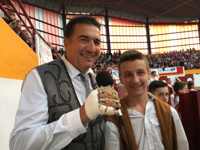 Course de démonstration dans les arènes