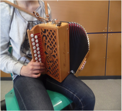 Séance d'apprentissage de l'accordéon