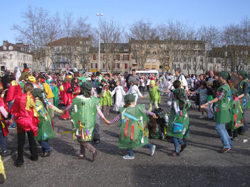 Danses de Carnaval interprétées par des enfants